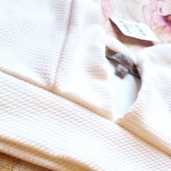 Crop Top-White-New Condition - Picture 2 of 3